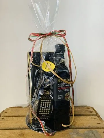 Cadeaupakket met truffelpasta, olijfolie en balsamico, met tricolore lint